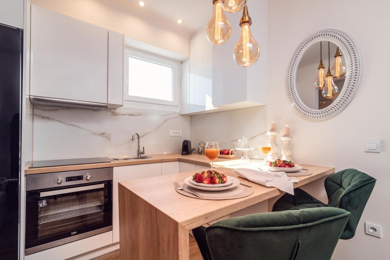 Maison Downtown Luxury Apartments! Закинтос Экстерьер фото